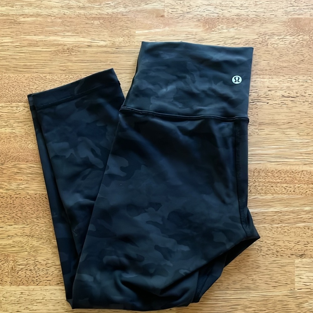 Lululemon Black Camouflage Leggings NWOT, never worn